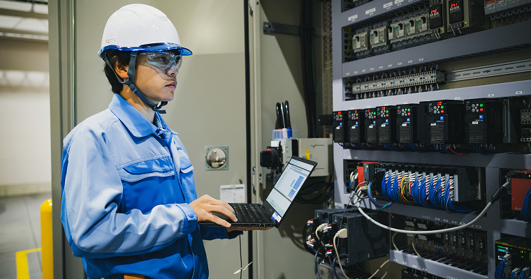 メカニカルエンジニア